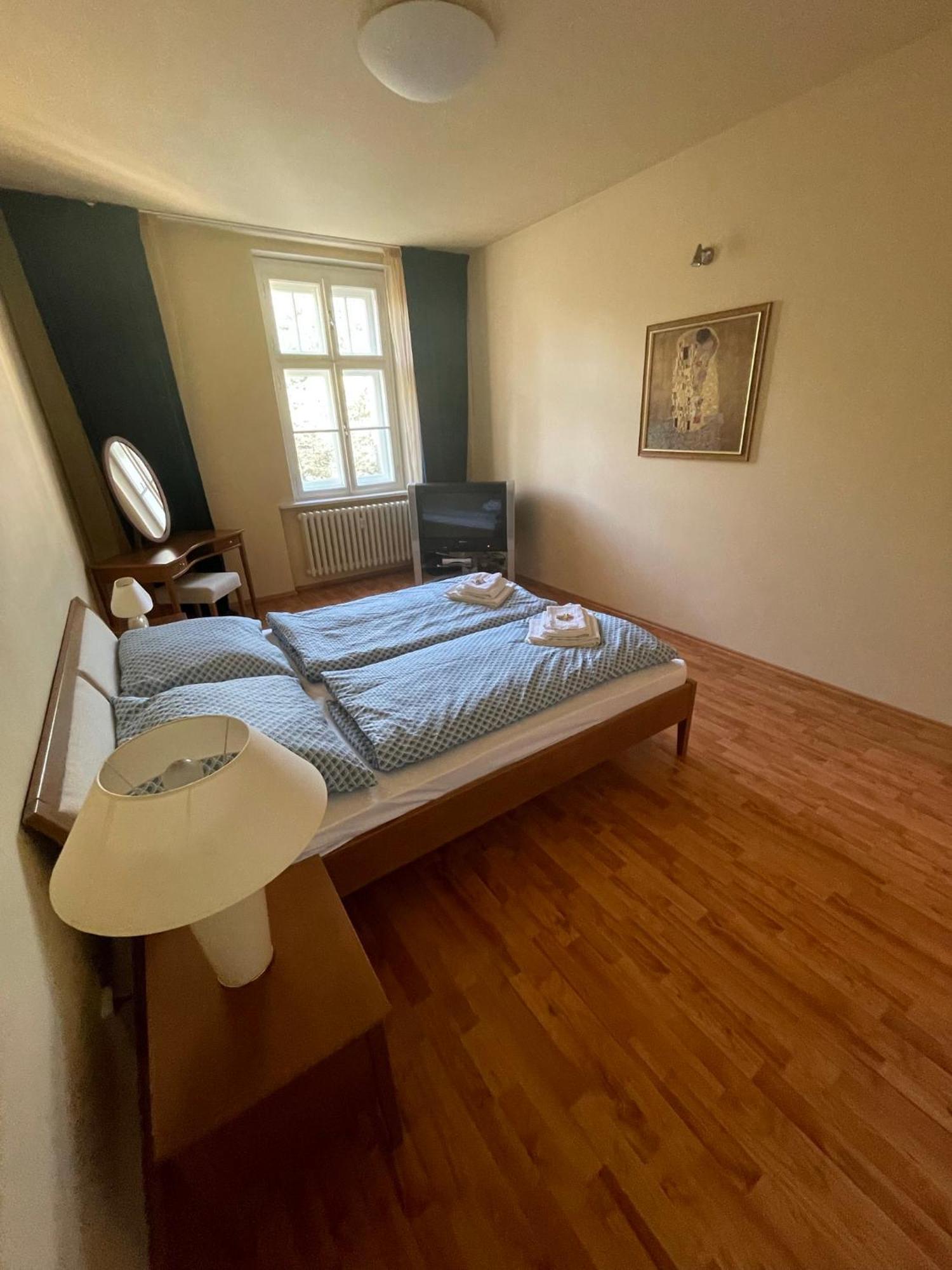 Huge Two Floor Apartment On The Park Colonnade With Free Parking For One Car, 160 Sqm Karlovy Vary Luaran gambar