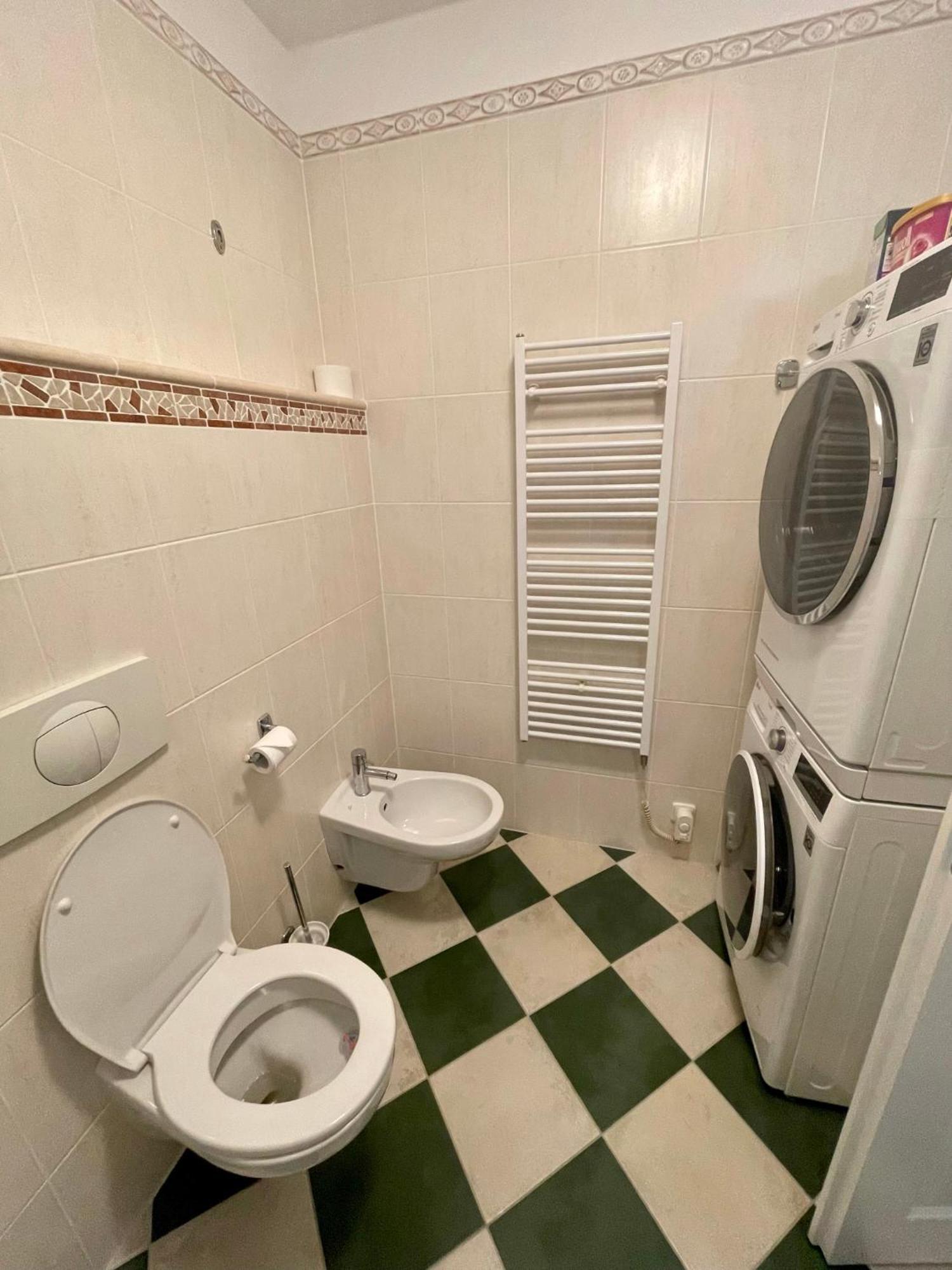Huge Two Floor Apartment On The Park Colonnade With Free Parking For One Car, 160 Sqm Karlovy Vary Luaran gambar