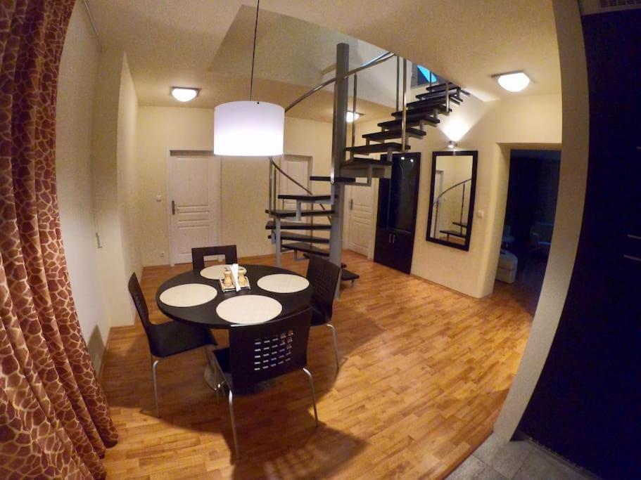 Huge Two Floor Apartment On The Park Colonnade With Free Parking For One Car, 160 Sqm Karlovy Vary Luaran gambar