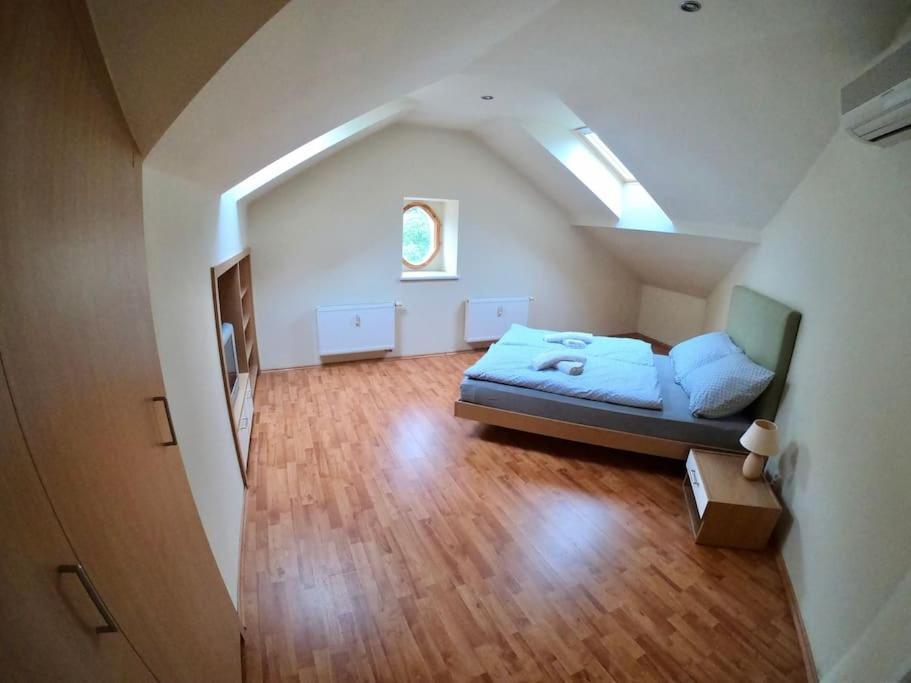 Huge Two Floor Apartment On The Park Colonnade With Free Parking For One Car, 160 Sqm Karlovy Vary Luaran gambar
